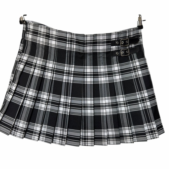 NWT No Boundaries Black White Plaid Pleated Mini Skirt Buckle XXL 19 - Picture 3 of 9